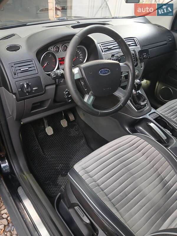 Позашляховик / Кросовер Ford Kuga 2010 в Краснограді