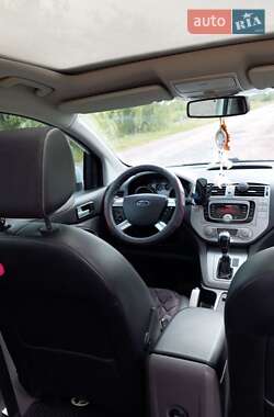 Внедорожник / Кроссовер Ford Kuga 2010 в 