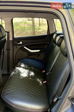 Внедорожник / Кроссовер Ford Kuga 2012 в 