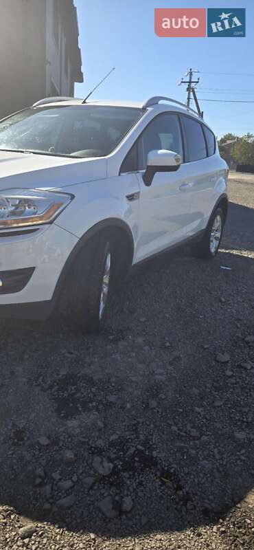 Позашляховик / Кросовер Ford Kuga 2010 в Луцьку