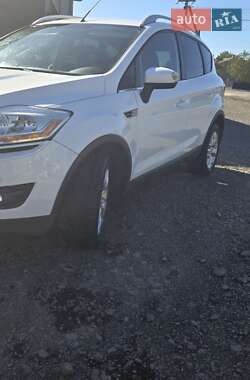 Внедорожник / Кроссовер Ford Kuga 2010 в 