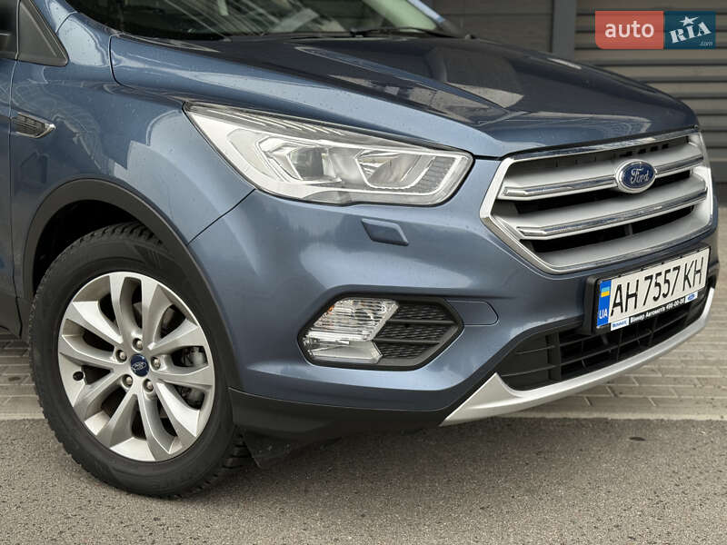 Внедорожник / Кроссовер Ford Kuga 2019 в Киеве