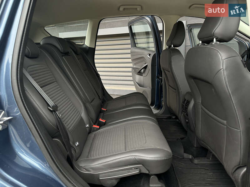 Внедорожник / Кроссовер Ford Kuga 2019 в Киеве