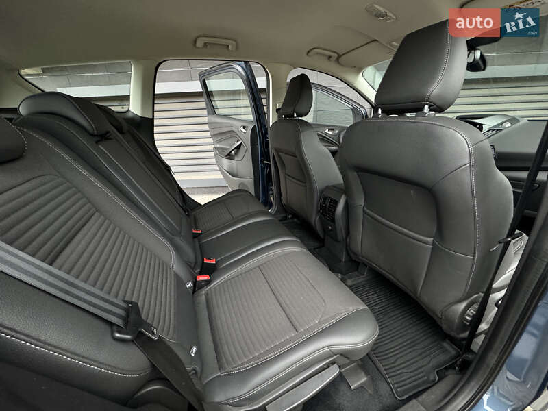 Внедорожник / Кроссовер Ford Kuga 2019 в Киеве
