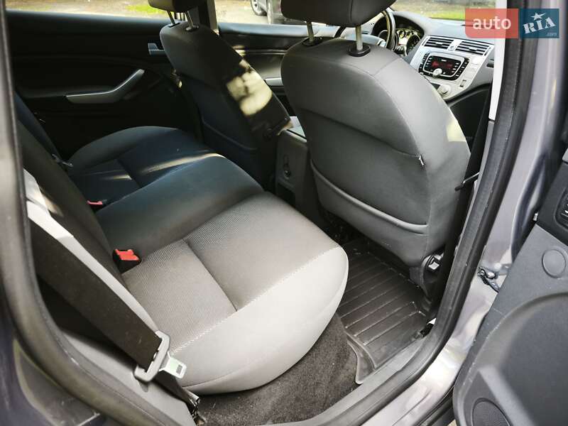 Внедорожник / Кроссовер Ford Kuga 2012 в Киеве