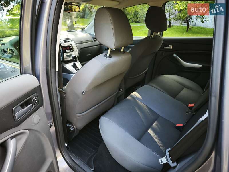 Внедорожник / Кроссовер Ford Kuga 2012 в Киеве