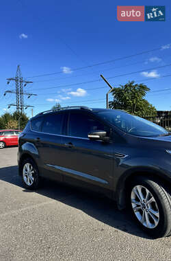Внедорожник / Кроссовер Ford Kuga 2019 в 