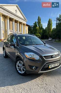 Внедорожник / Кроссовер Ford Kuga 2012 в Каменском