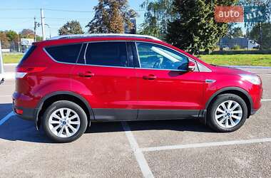 Внедорожник / Кроссовер Ford Kuga 2016 в 