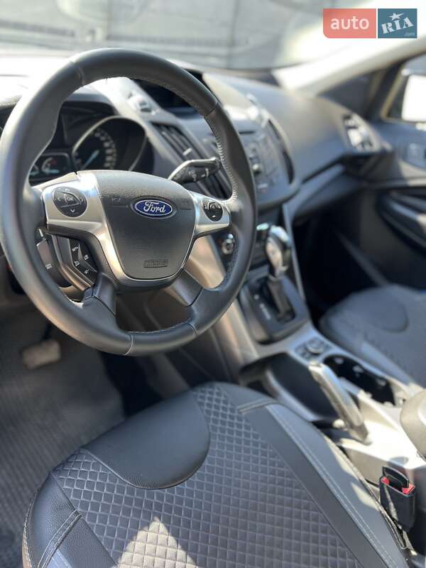 Позашляховик / Кросовер Ford Kuga 2013 в Тернополі