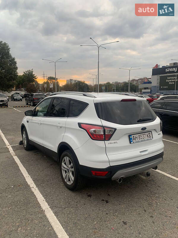 Внедорожник / Кроссовер Ford Kuga 2017 в Днепре