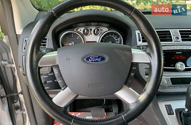 Внедорожник / Кроссовер Ford Kuga 2012 в 