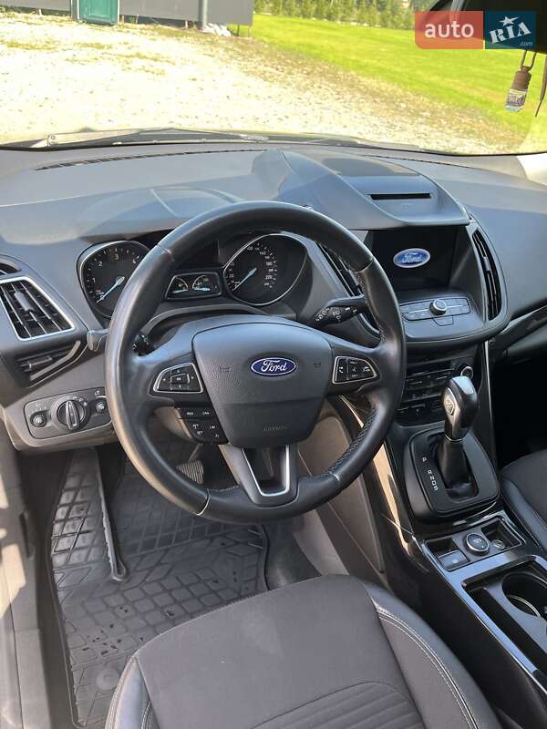 Внедорожник / Кроссовер Ford Kuga 2019 в Гатном