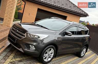 Внедорожник / Кроссовер Ford Kuga 2019 в 