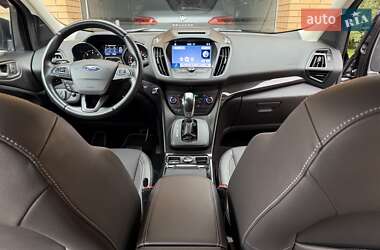Внедорожник / Кроссовер Ford Kuga 2019 в 