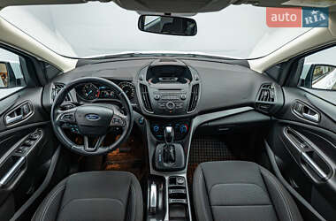 Внедорожник / Кроссовер Ford Kuga 2018 в 