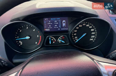 Внедорожник / Кроссовер Ford Kuga 2013 в 