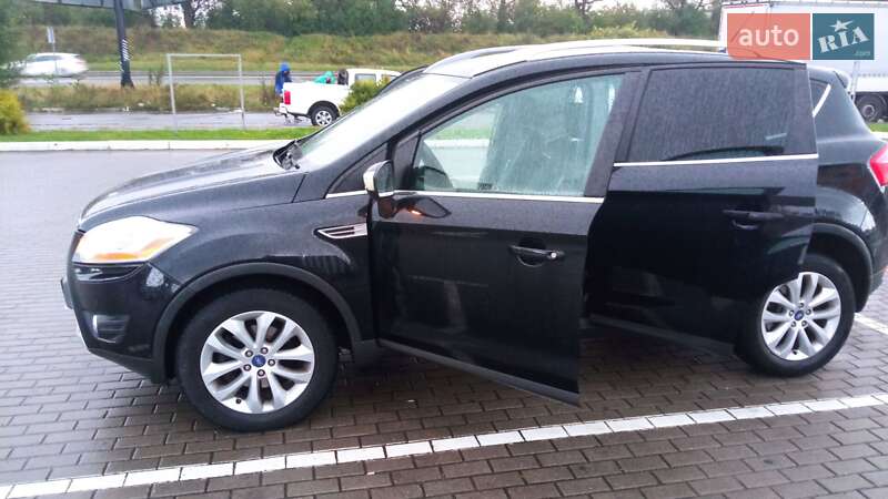 Внедорожник / Кроссовер Ford Kuga 2010 в Стрые