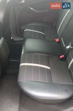 Внедорожник / Кроссовер Ford Kuga 2010 в 