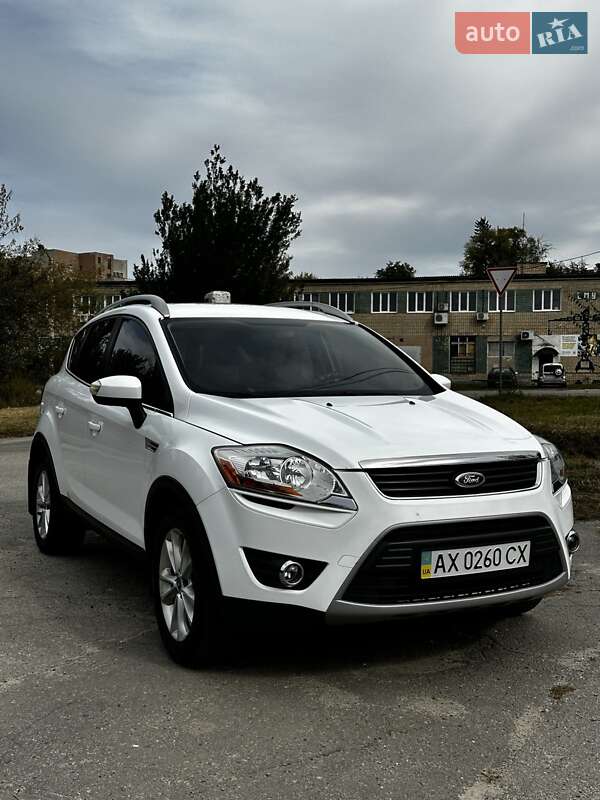 Внедорожник / Кроссовер Ford Kuga 2012 в 