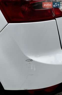 Внедорожник / Кроссовер Ford Kuga 2012 в 