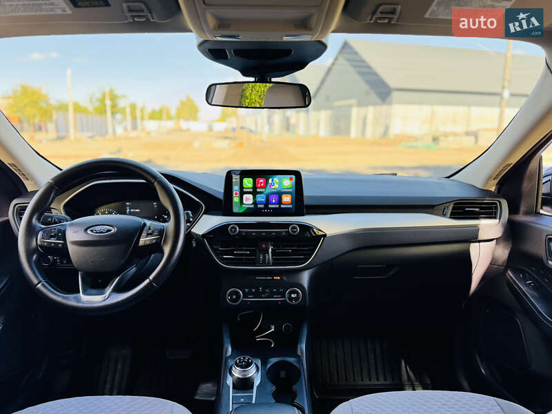 Внедорожник / Кроссовер Ford Kuga 2021 в Ромнах