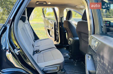 Позашляховик / Кросовер Ford Kuga 2021 в 