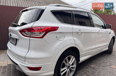 Позашляховик / Кросовер Ford Kuga 2016 в 