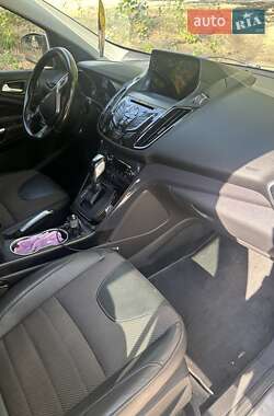 Внедорожник / Кроссовер Ford Kuga 2013 в 