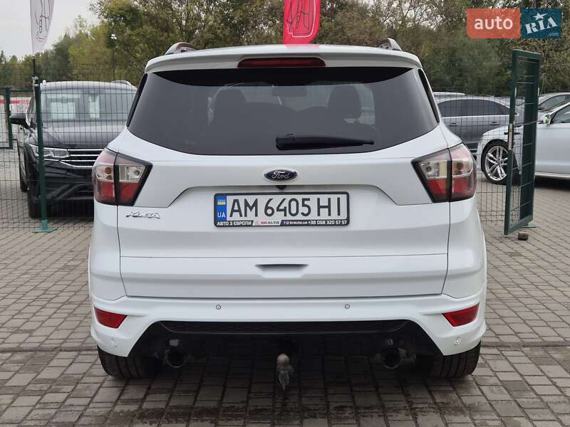 Внедорожник / Кроссовер Ford Kuga 2017 в Бердичеве