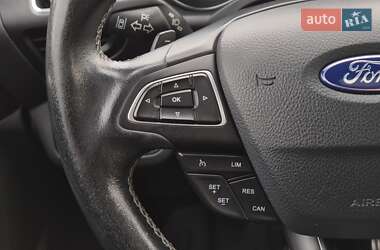 Внедорожник / Кроссовер Ford Kuga 2017 в 