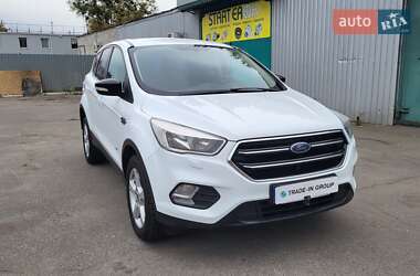 Внедорожник / Кроссовер Ford Kuga 2017 в 