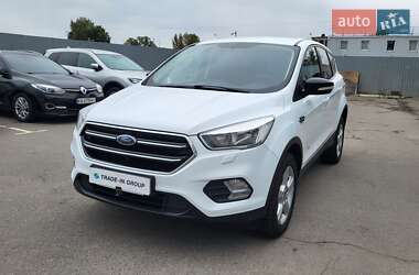 Внедорожник / Кроссовер Ford Kuga 2017 в 