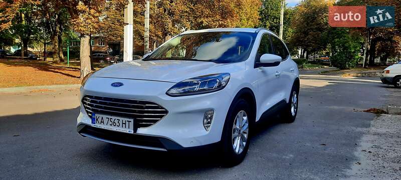 Внедорожник / Кроссовер Ford Kuga 2021 в Харькове
