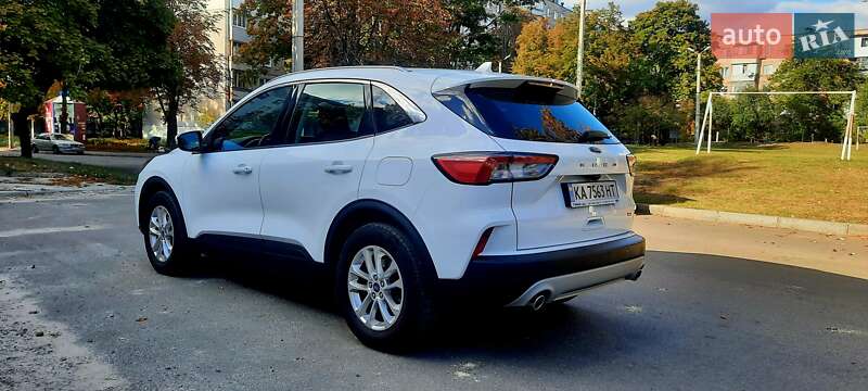Внедорожник / Кроссовер Ford Kuga 2021 в Харькове
