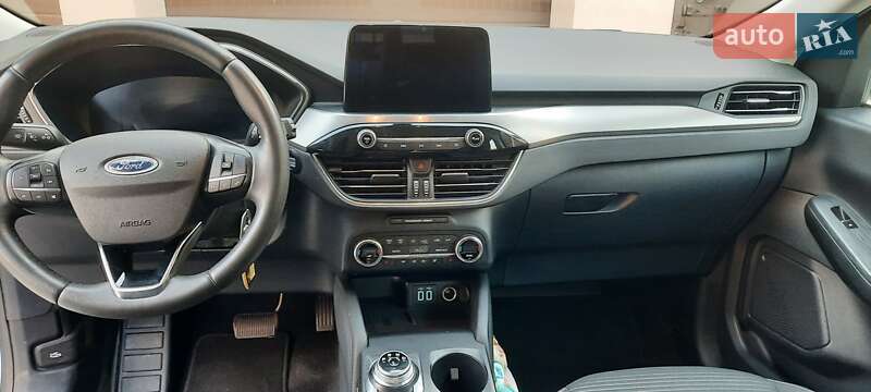 Внедорожник / Кроссовер Ford Kuga 2021 в Харькове