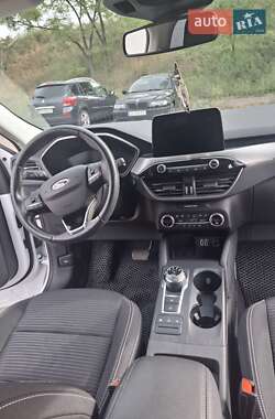 Внедорожник / Кроссовер Ford Kuga 2021 в 