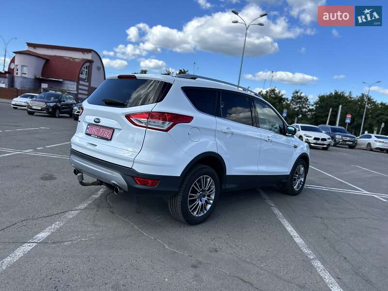 Позашляховик / Кросовер Ford Kuga 2014 в Києві