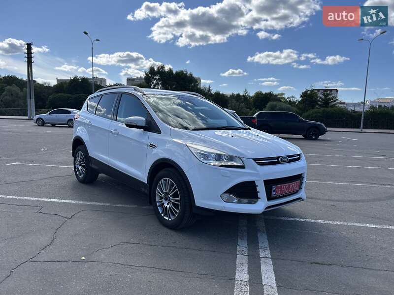 Позашляховик / Кросовер Ford Kuga 2014 в Києві