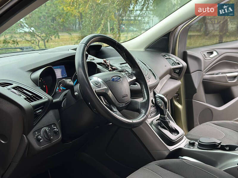 Внедорожник / Кроссовер Ford Kuga 2013 в Днепре