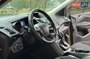 Внедорожник / Кроссовер Ford Kuga 2013 в 
