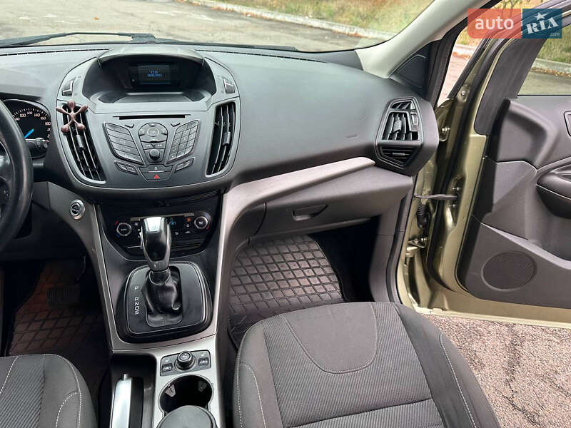 Внедорожник / Кроссовер Ford Kuga 2013 в Днепре