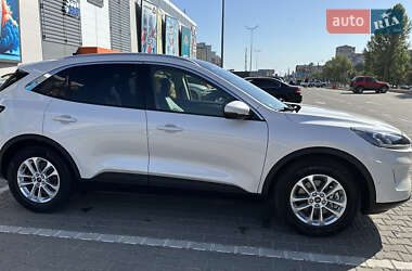 Внедорожник / Кроссовер Ford Kuga 2021 в 