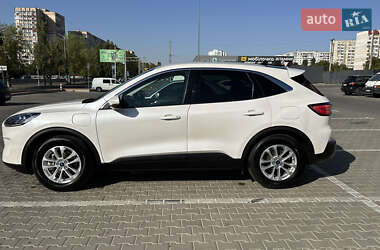 Внедорожник / Кроссовер Ford Kuga 2021 в 