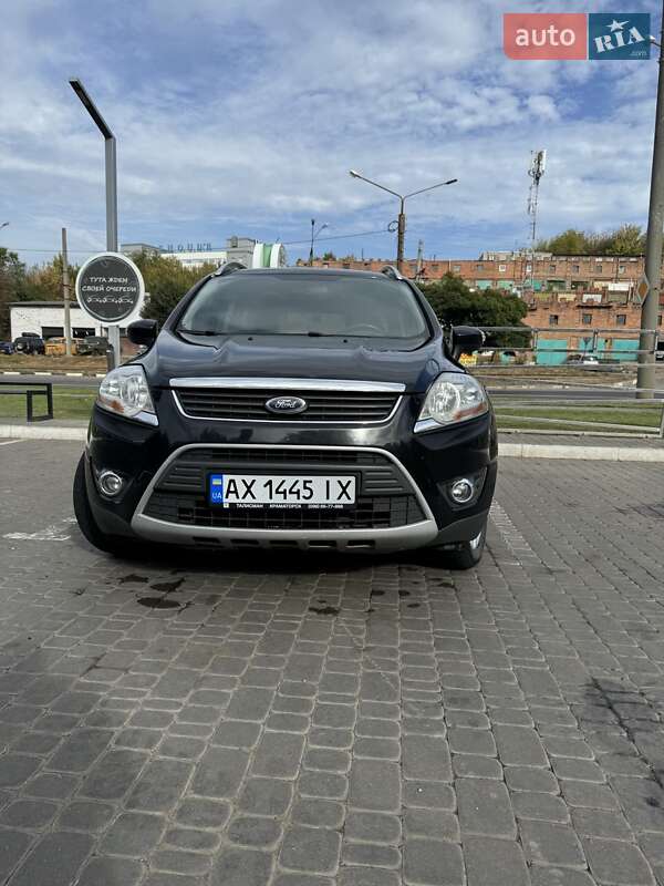 Внедорожник / Кроссовер Ford Kuga 2012 в 