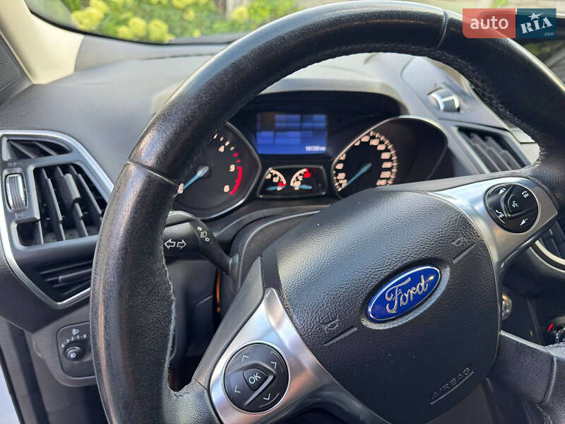 Внедорожник / Кроссовер Ford Kuga 2013 в Запорожье