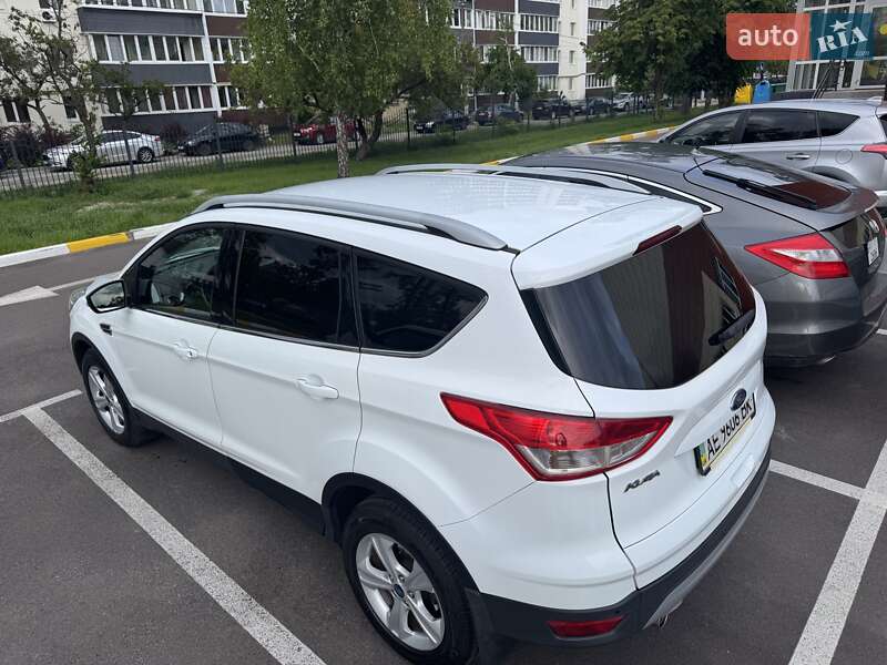 Внедорожник / Кроссовер Ford Kuga 2016 в Ирпене