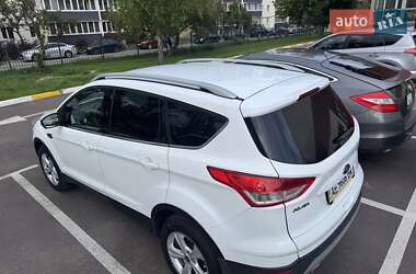 Внедорожник / Кроссовер Ford Kuga 2016 в 