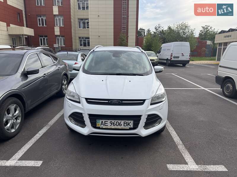 Внедорожник / Кроссовер Ford Kuga 2016 в Ирпене