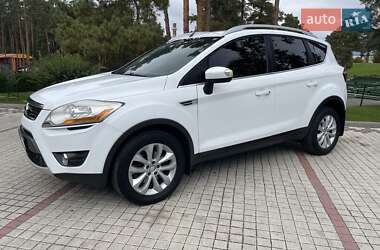 Внедорожник / Кроссовер Ford Kuga 2010 в 